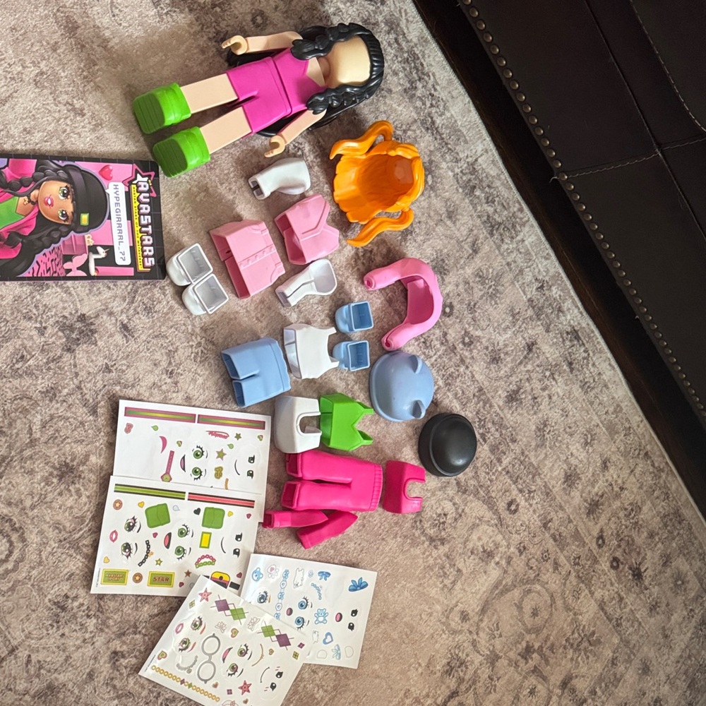 My Avastars - Fashion Doll Playset with Pink and Green Outfits